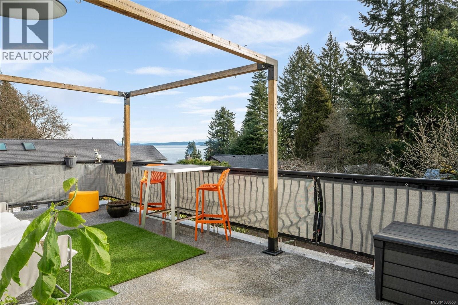 11041 CHEMAINUS RD - 12