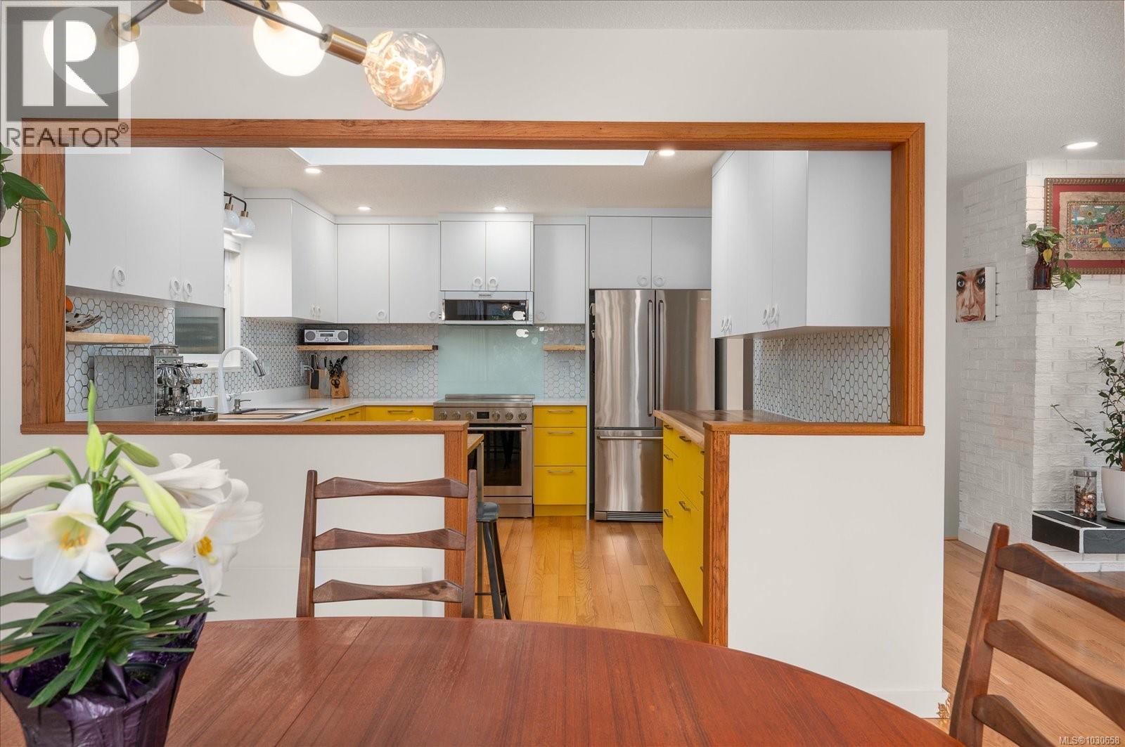 11041 CHEMAINUS RD - 13