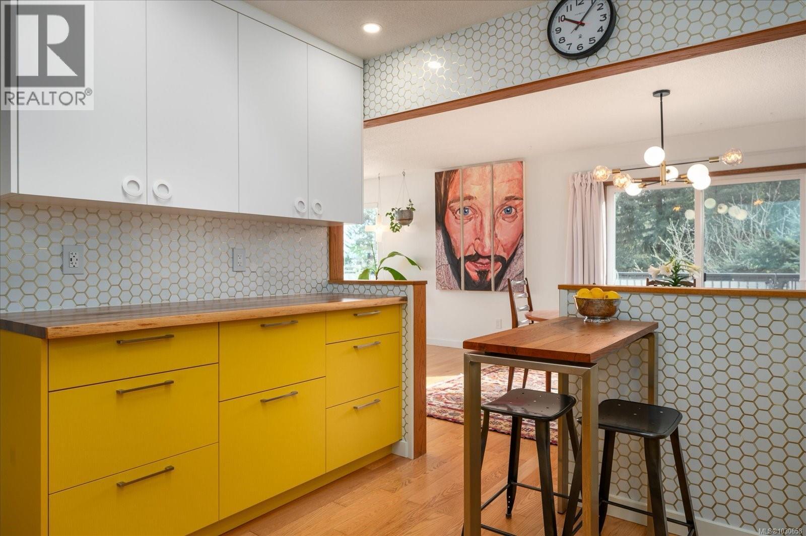 11041 CHEMAINUS RD - 17