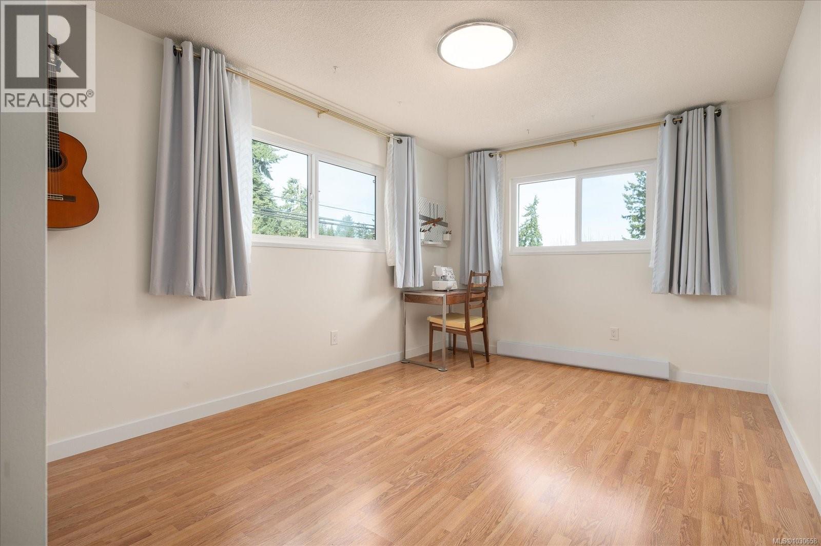 11041 CHEMAINUS RD - 22