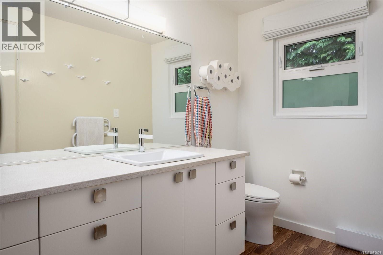 11041 CHEMAINUS RD - 27