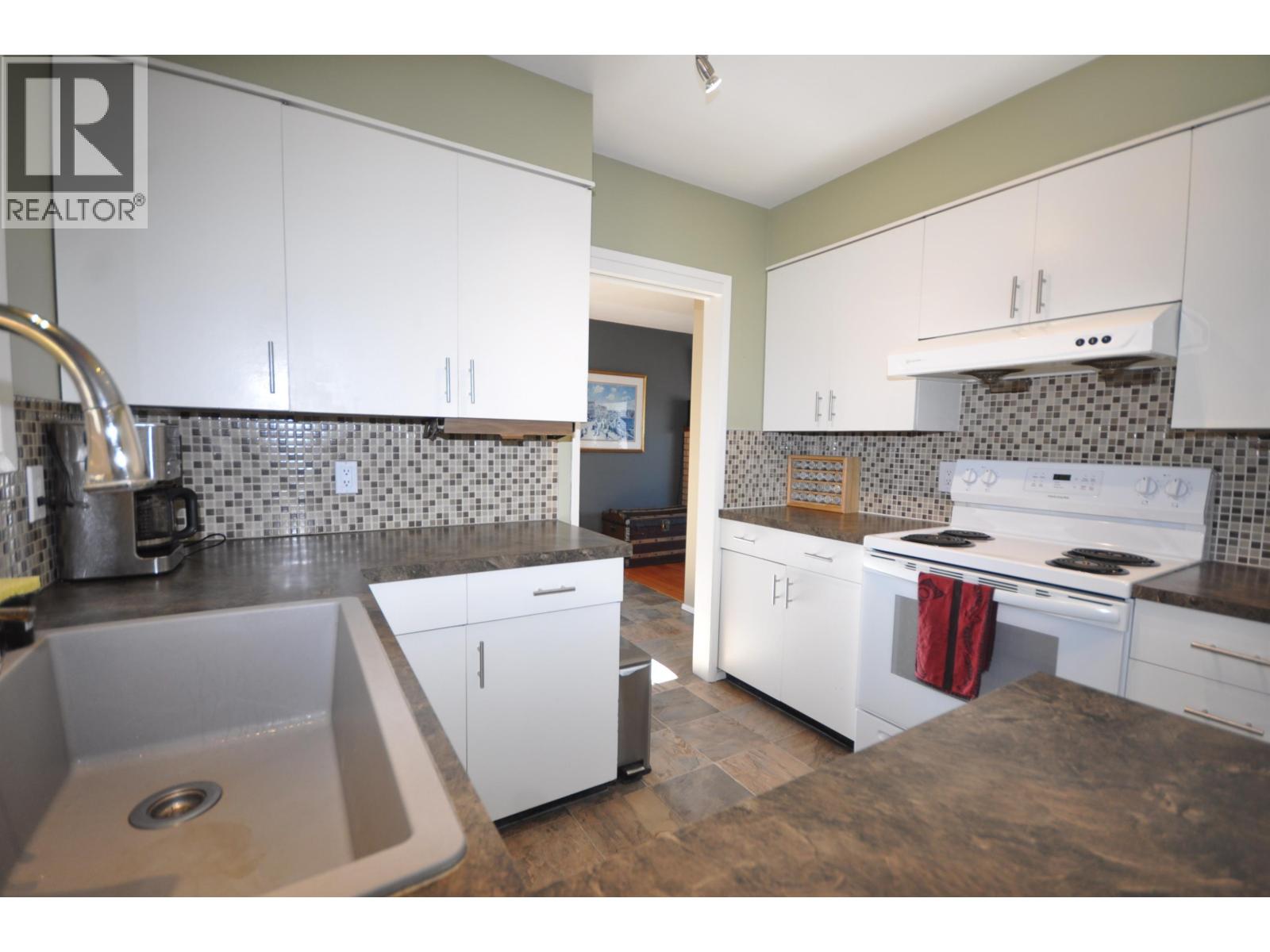 342 CLEARVIEW CRESCENT - 3