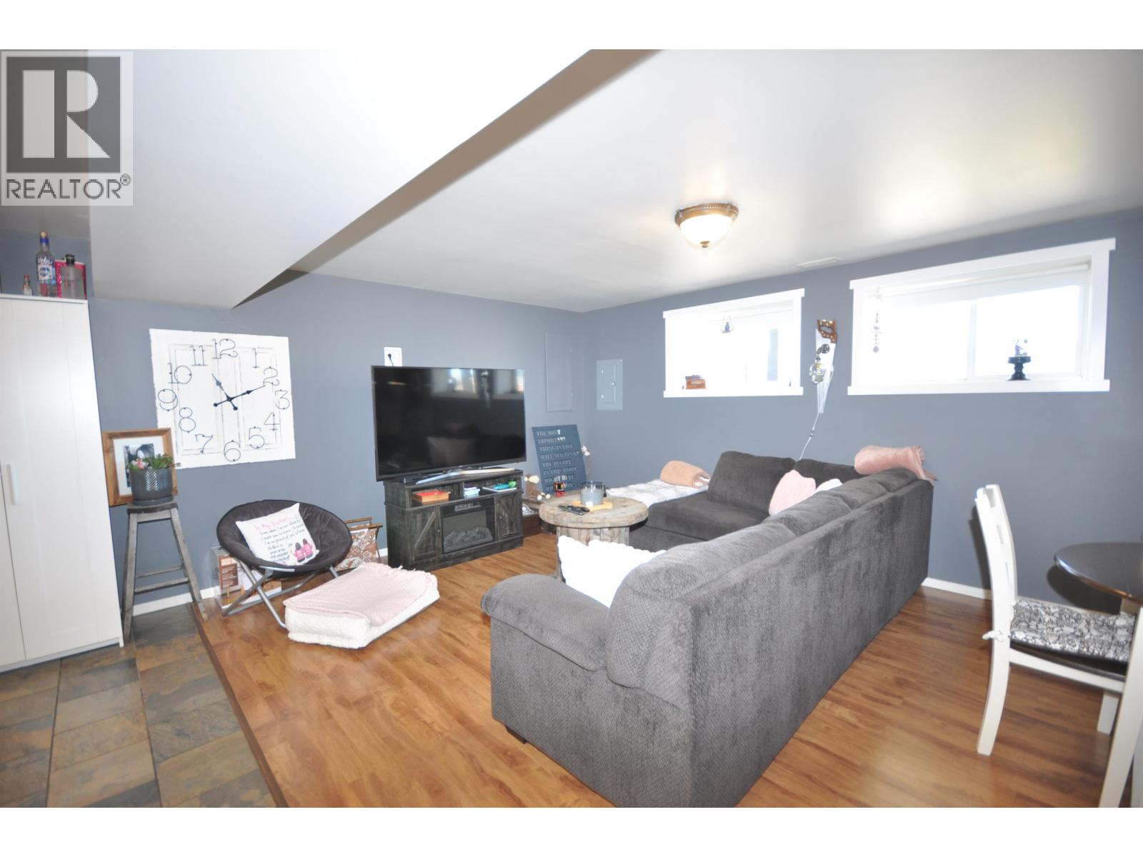 342 CLEARVIEW CRESCENT - 24