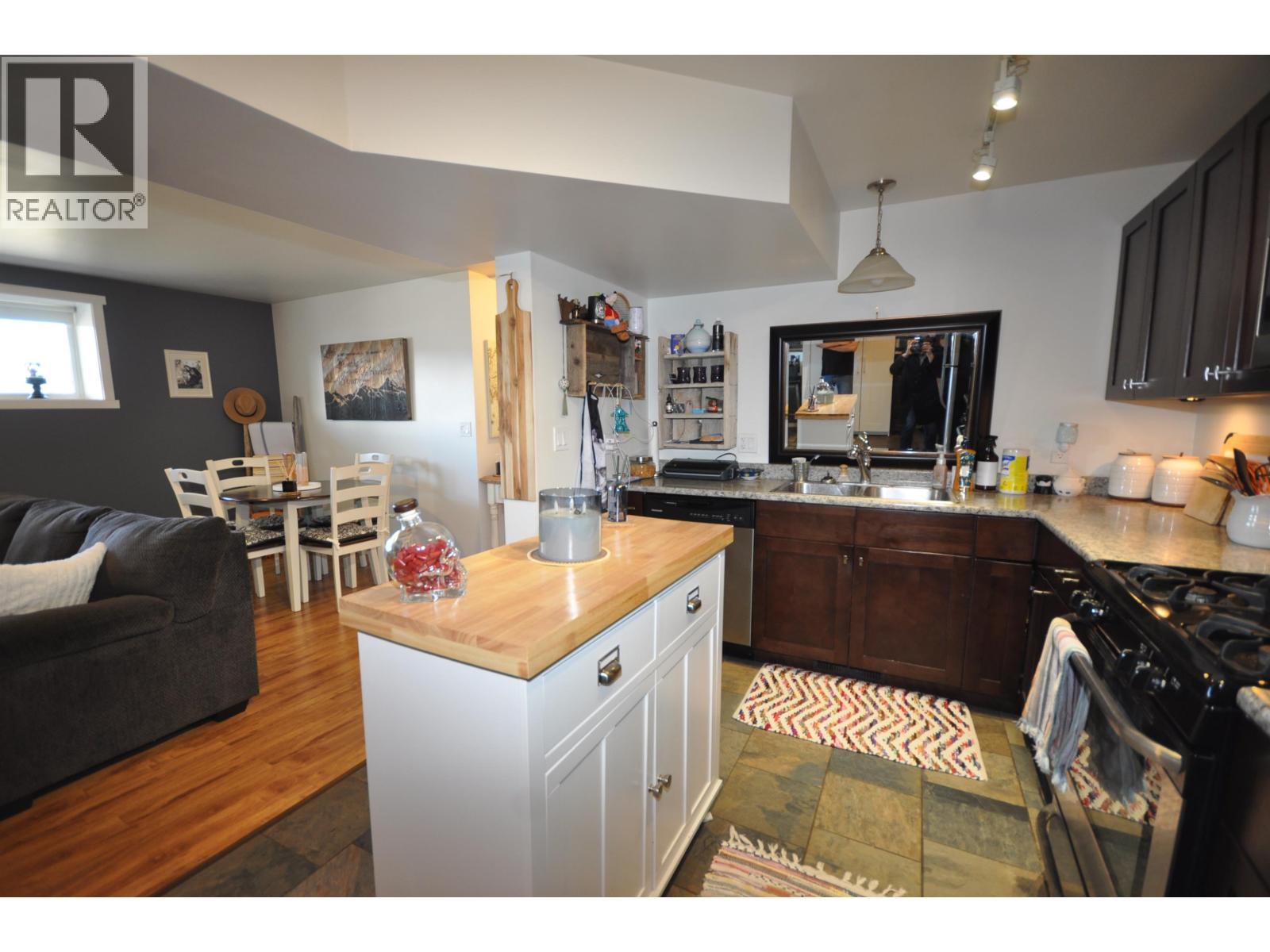 342 CLEARVIEW CRESCENT - 21