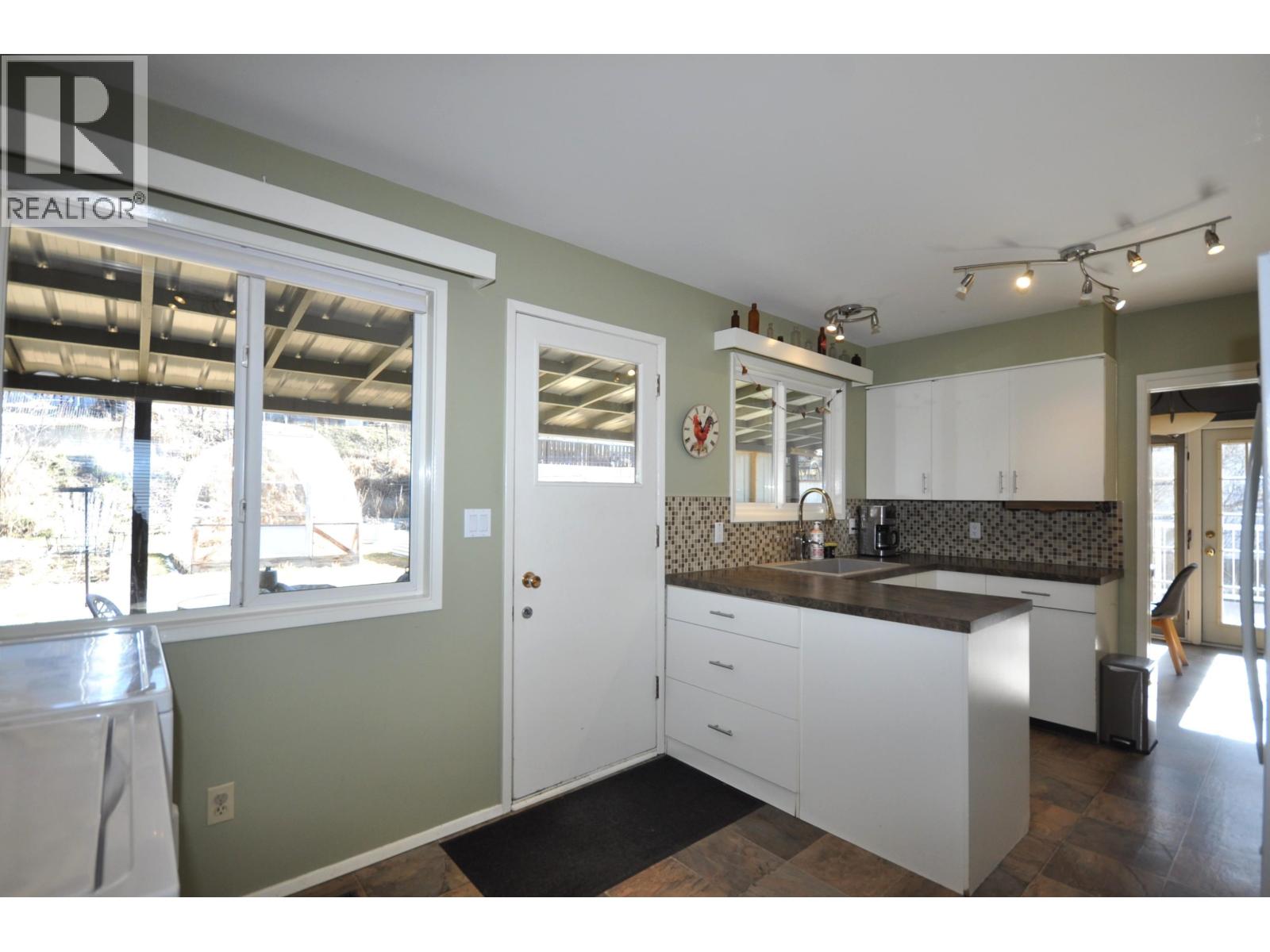 342 CLEARVIEW CRESCENT - 4