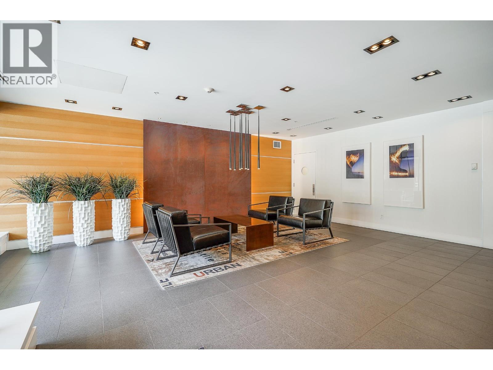 214 111 E 3RD STREET, North Vancouver