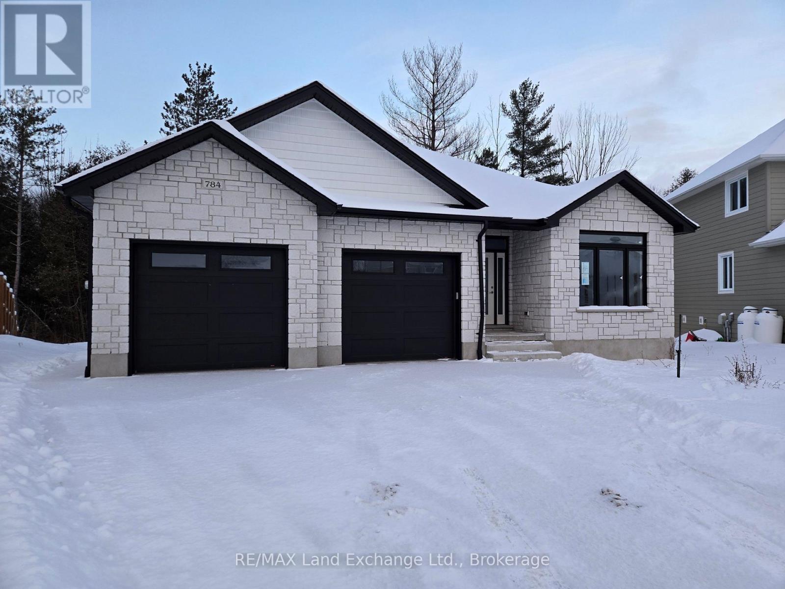 784 CAMPBELL AVENUE - 13