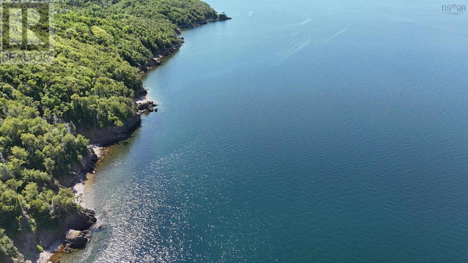 Property 27 of 37 of 95 LAKESHORE Drive