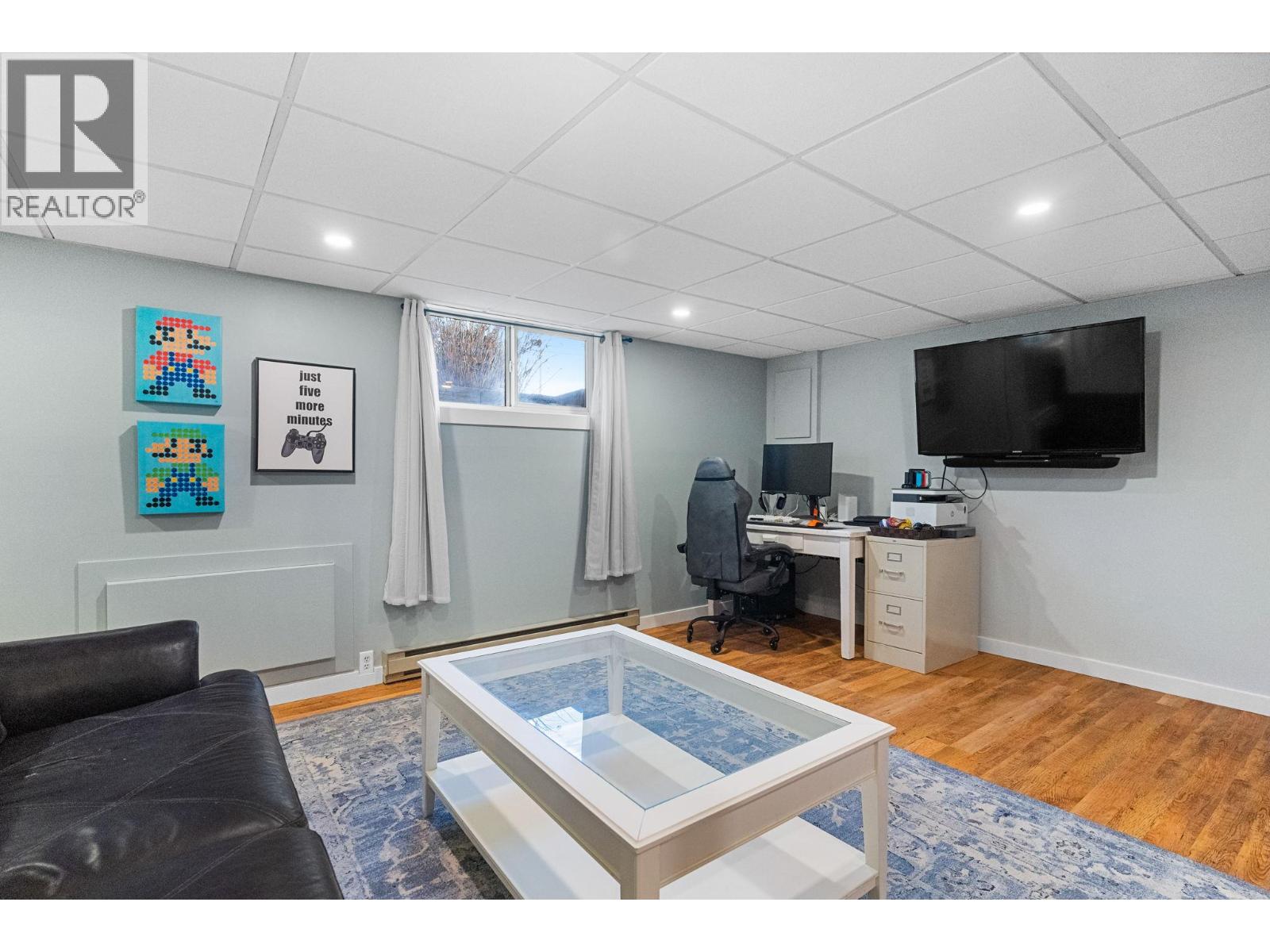  594 Snowsell Street North, Kelowna