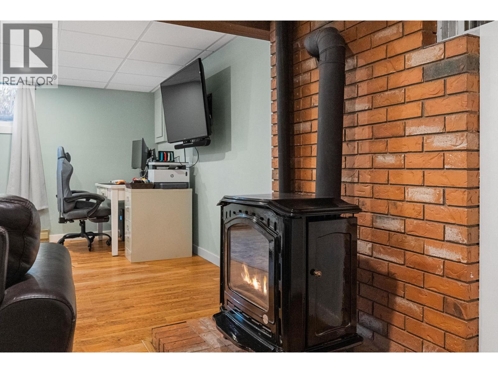  594 Snowsell Street North, Kelowna