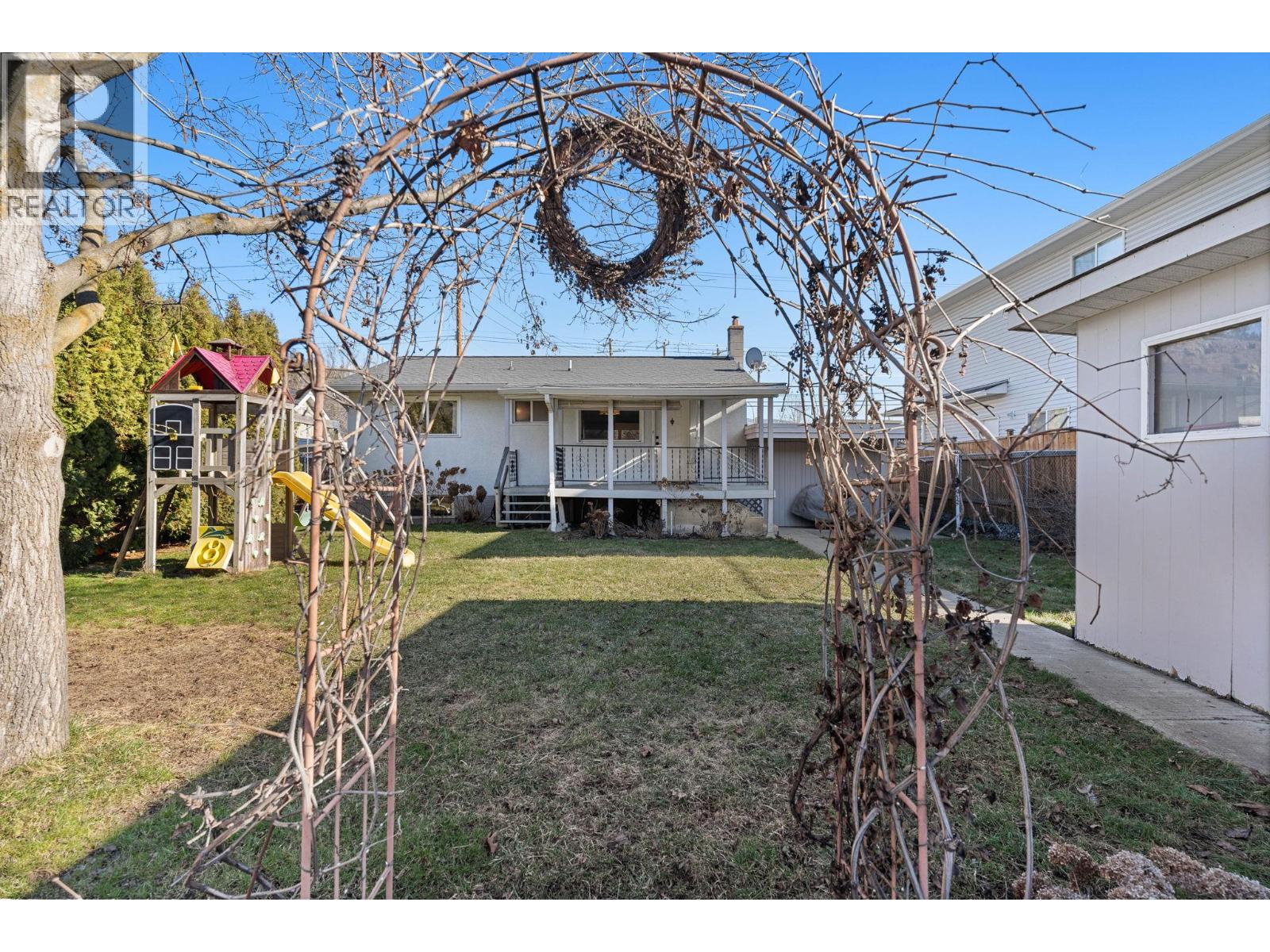  594 Snowsell Street North, Kelowna