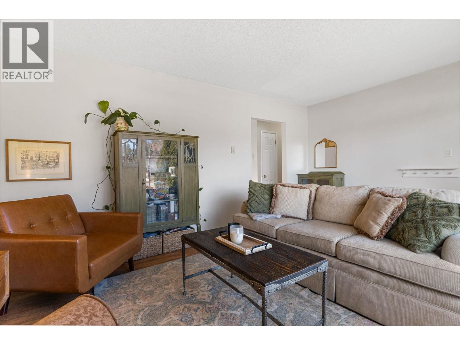  594 Snowsell Street North, Kelowna