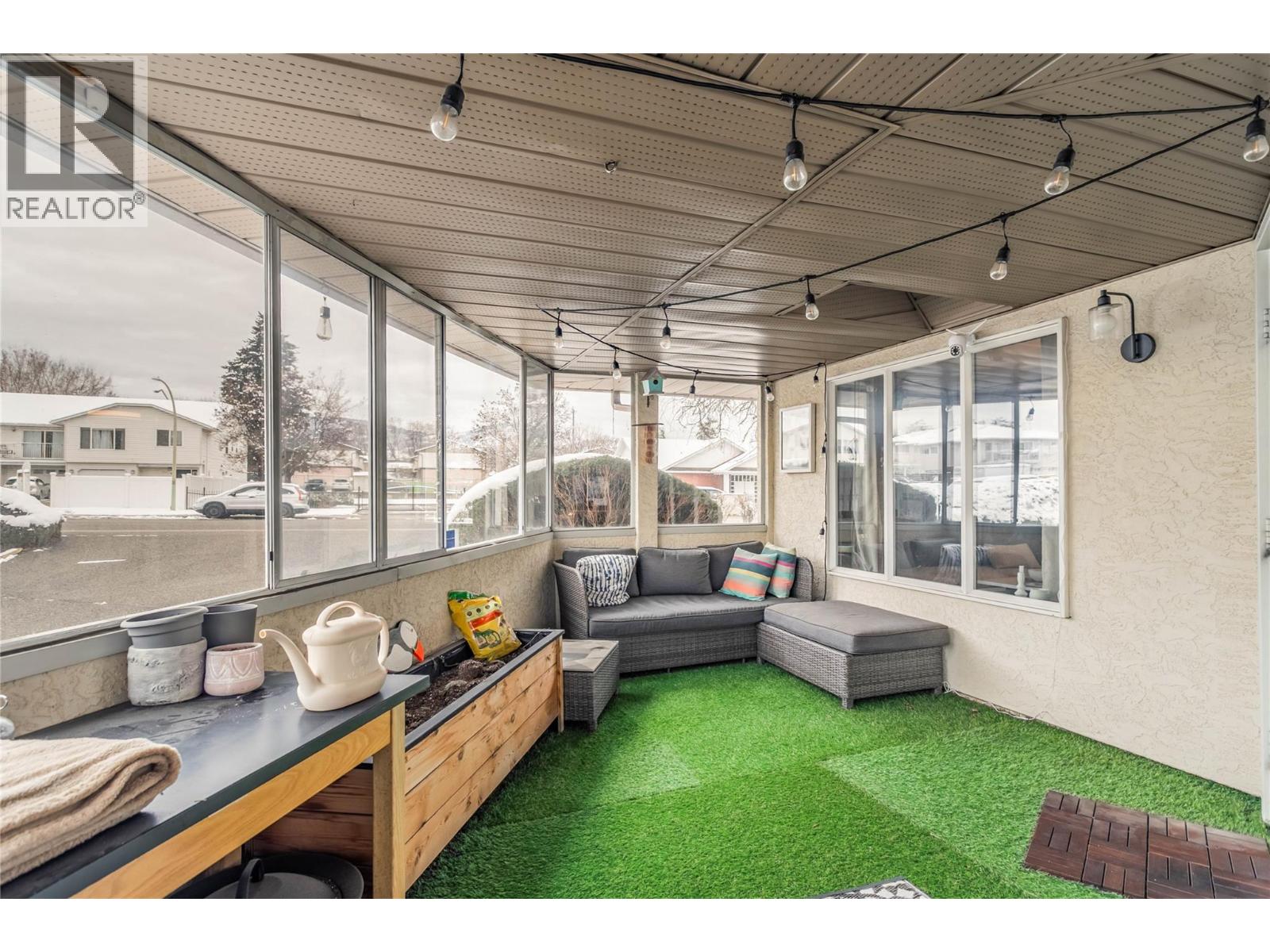 9 140 Nickel Road, Kelowna