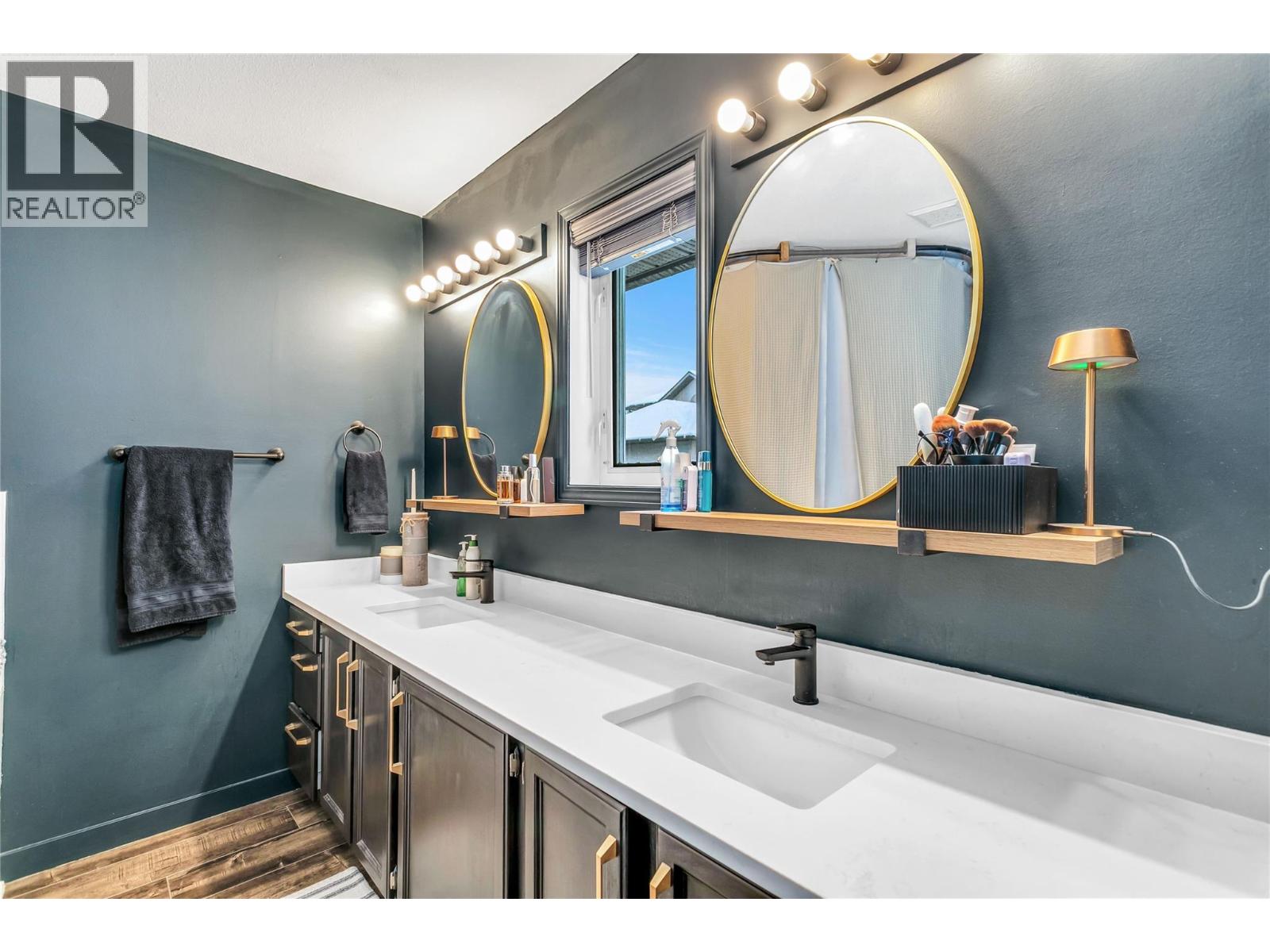 9 140 Nickel Road, Kelowna