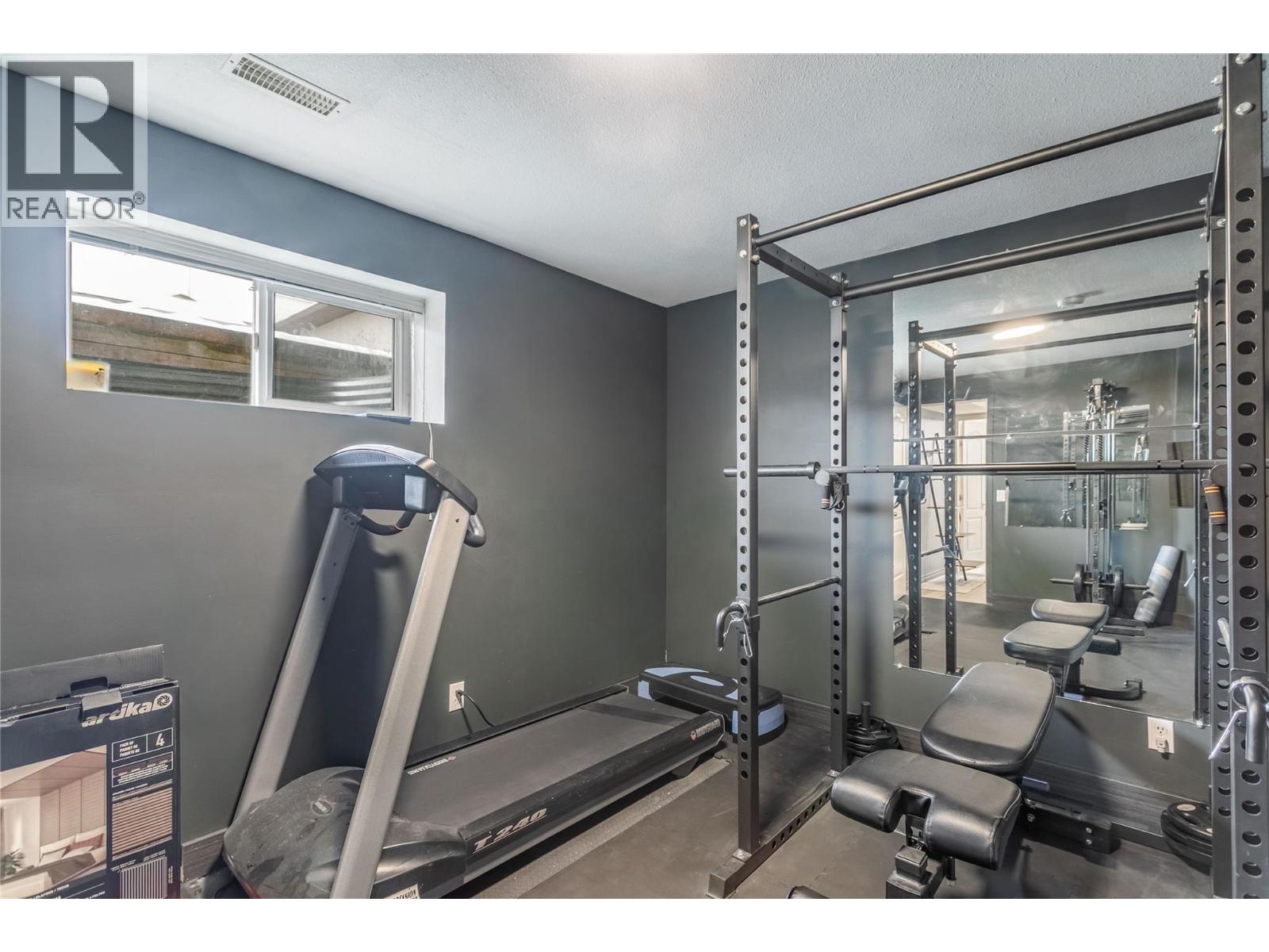 9 140 Nickel Road, Kelowna