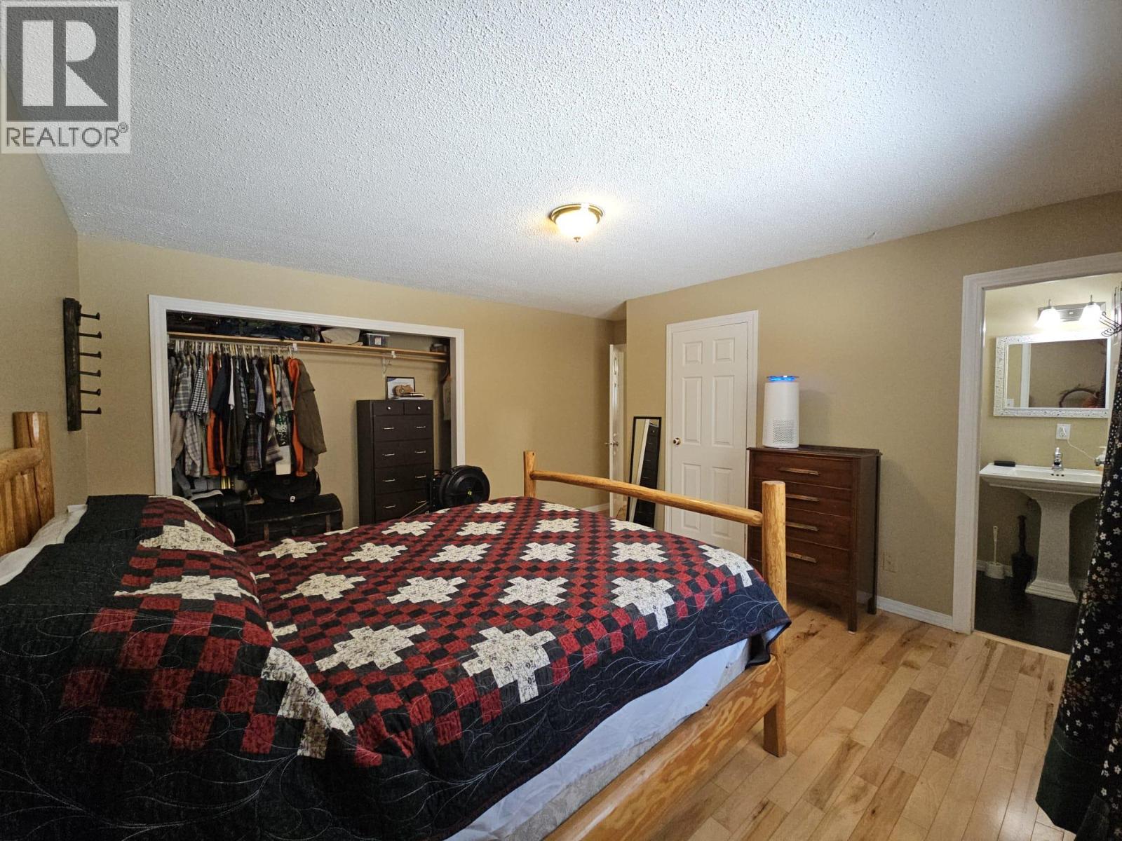  6128 Kurjata Road, Chetwynd