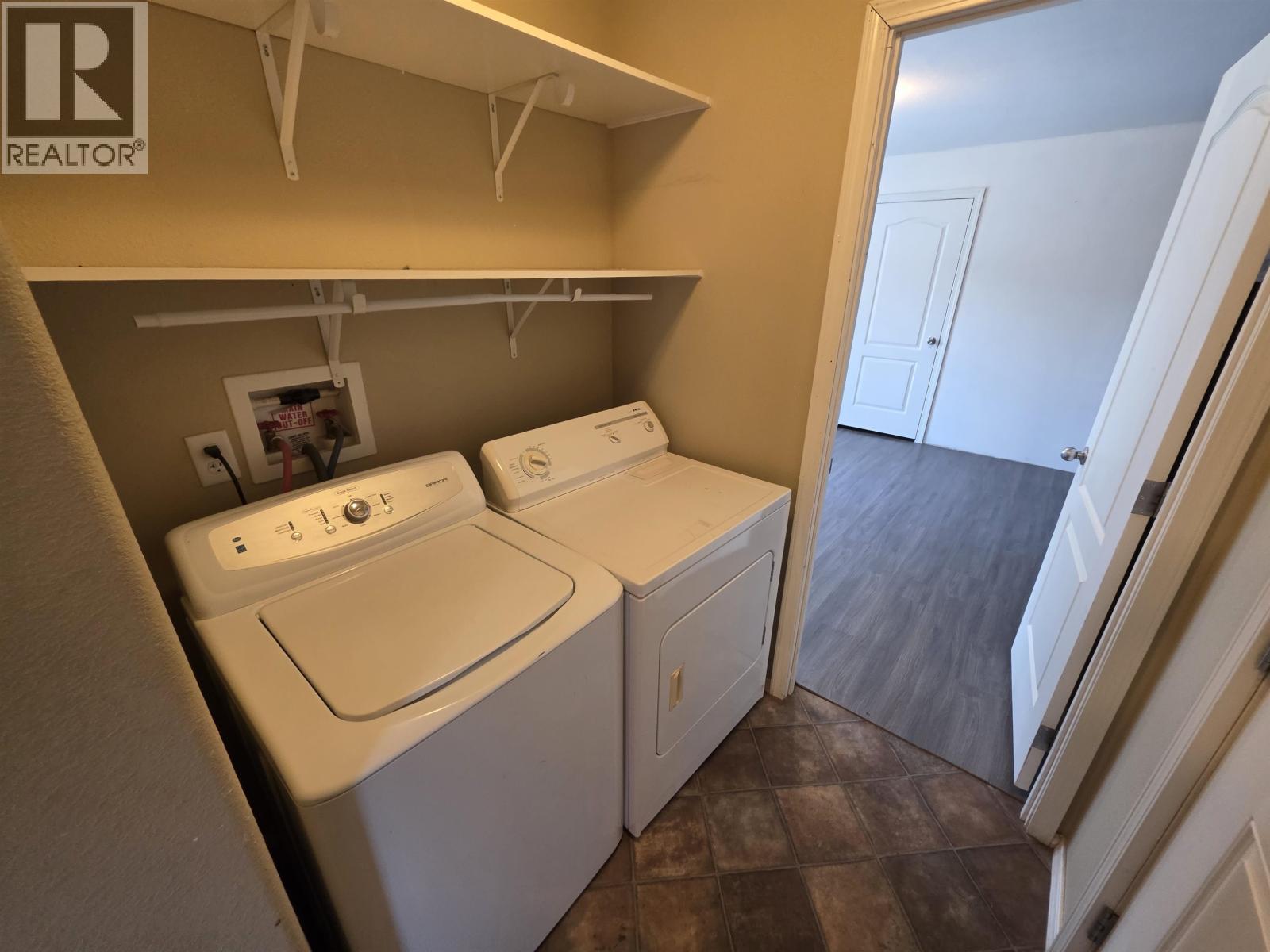 71 3889 MULLER AVENUE, Terrace