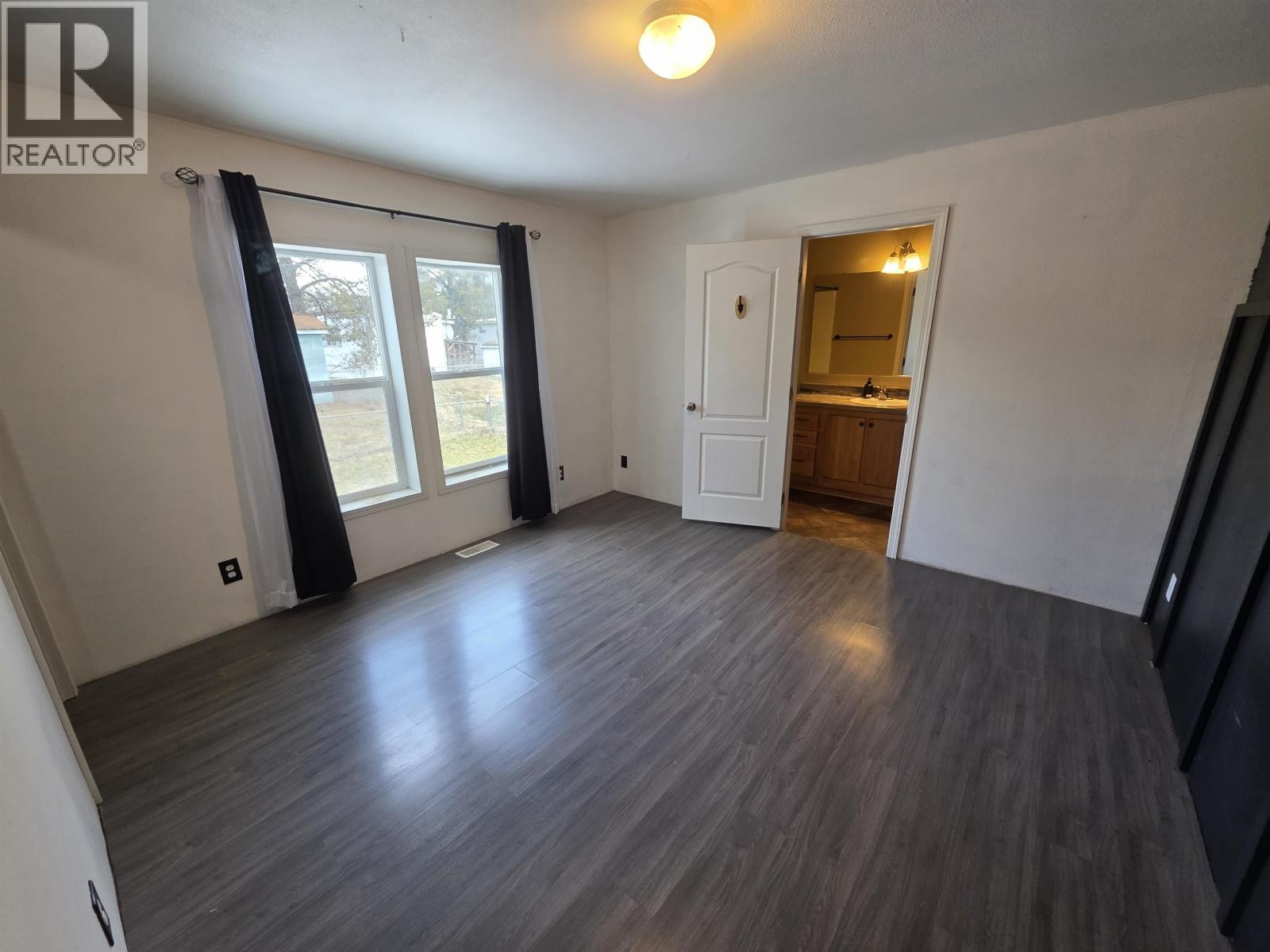 71 3889 MULLER AVENUE, Terrace