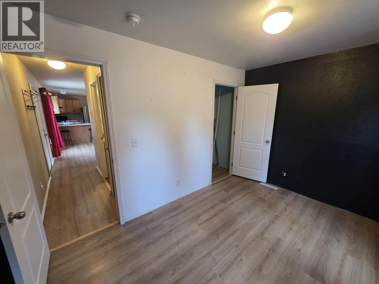 71 3889 MULLER AVENUE, Terrace