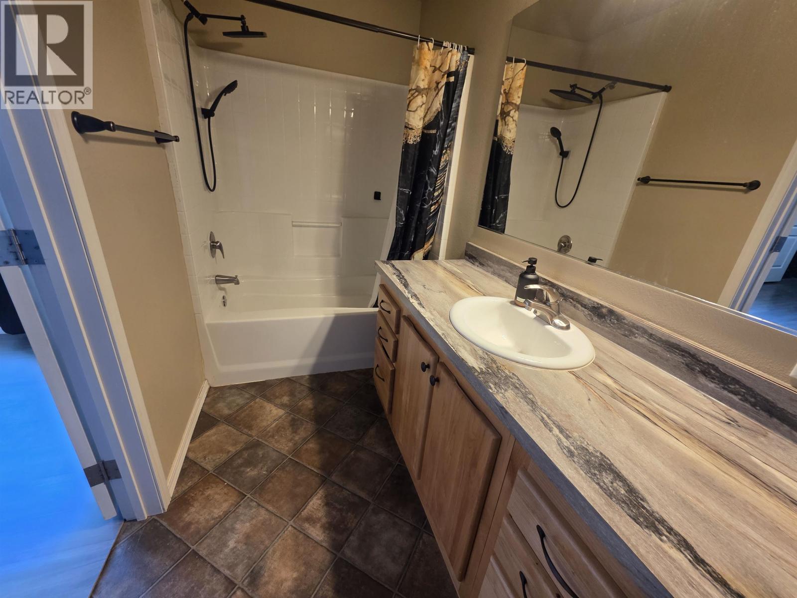 71 3889 MULLER AVENUE, Terrace