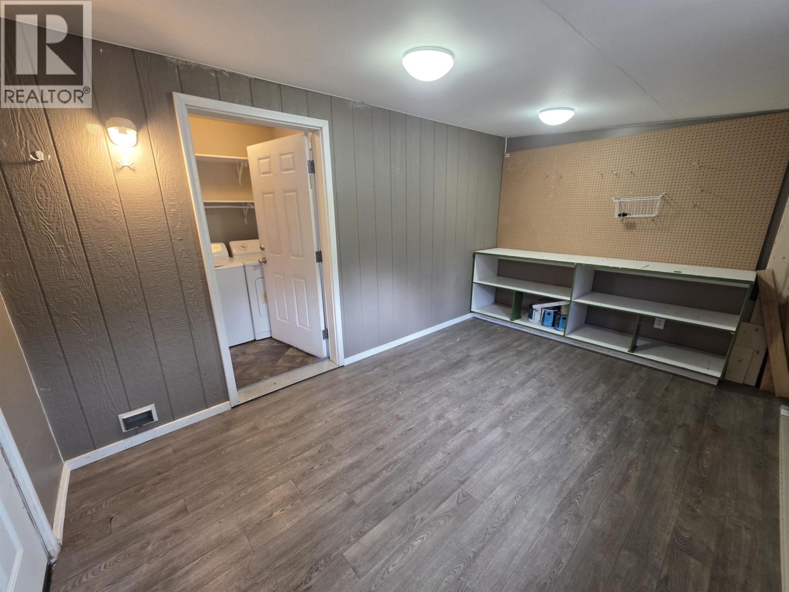 71 3889 MULLER AVENUE, Terrace