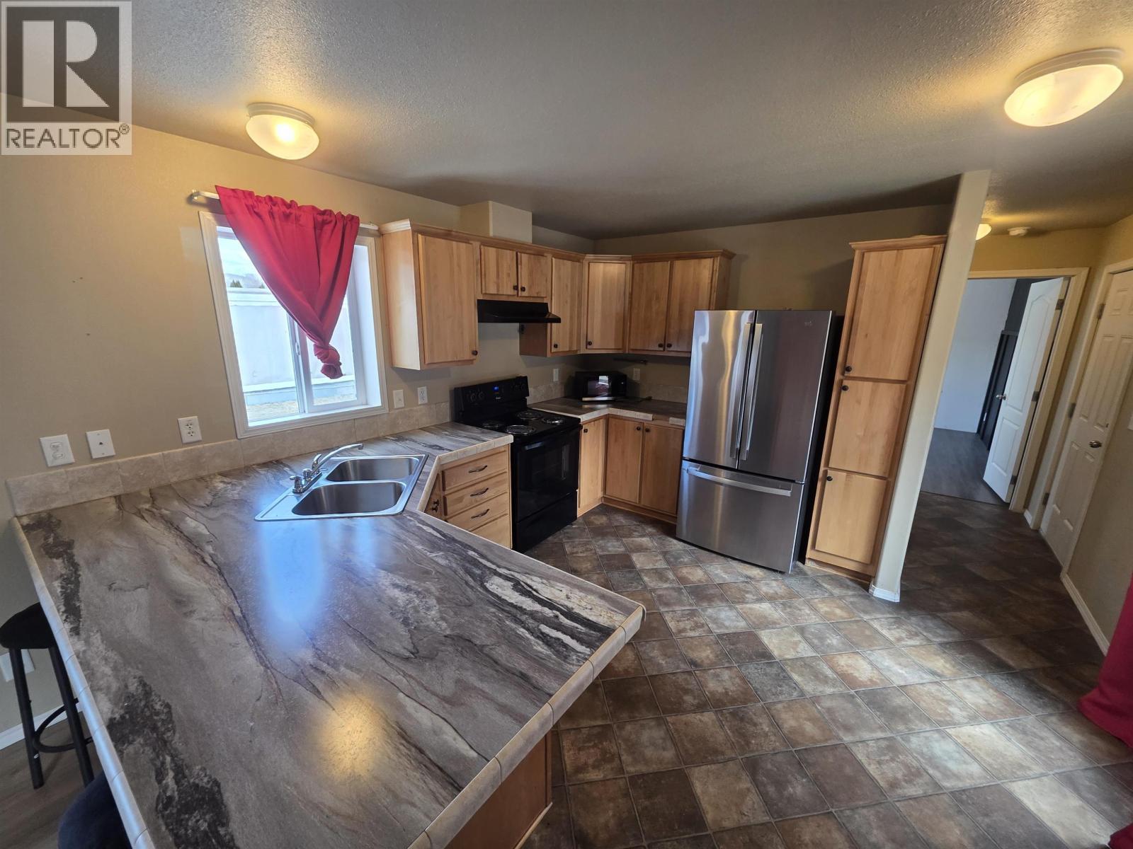 71 3889 MULLER AVENUE, Terrace