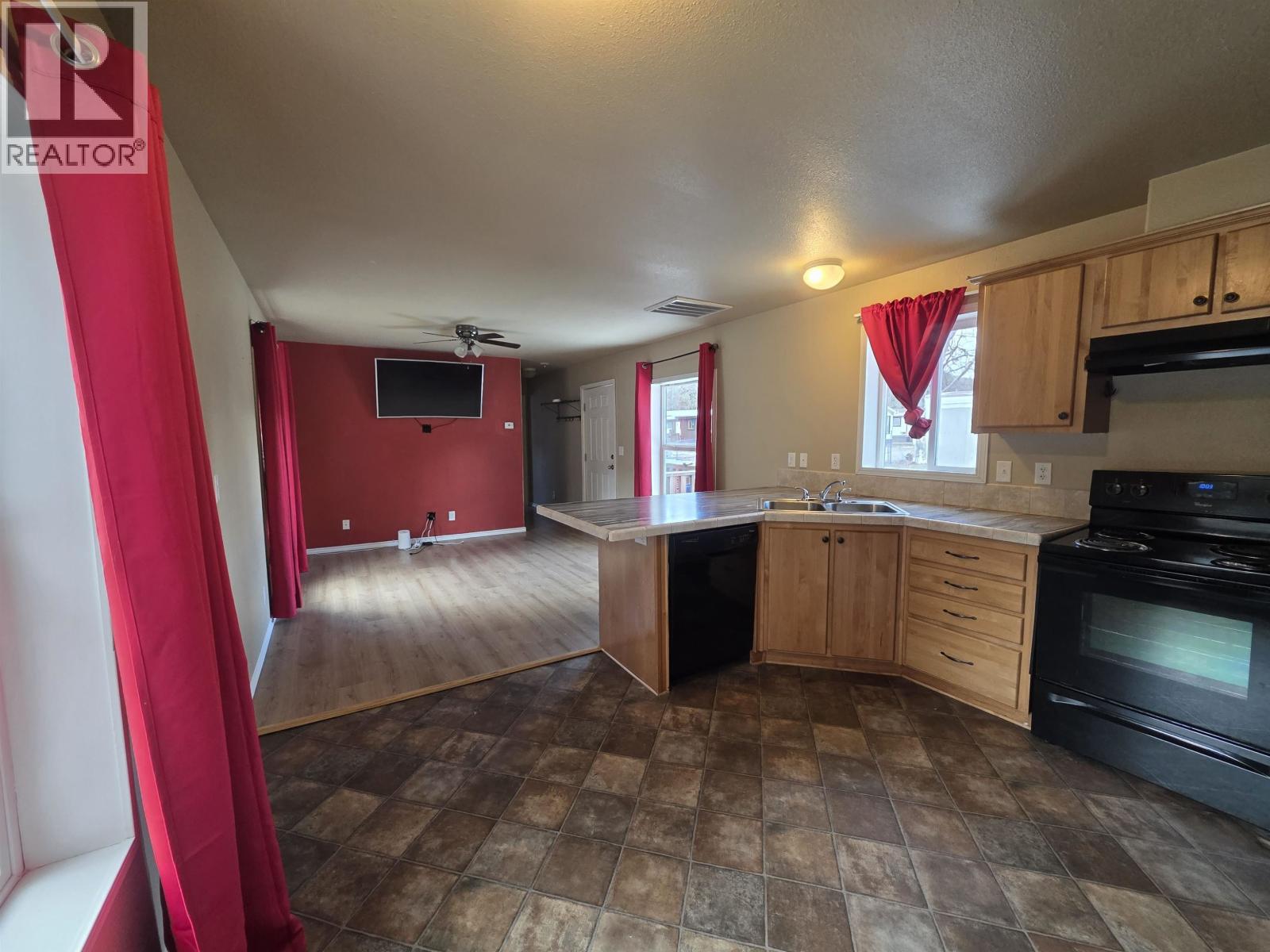 71 3889 MULLER AVENUE, Terrace