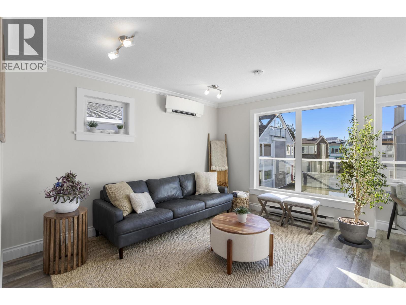 #10-3459 RIVER Road West, Ladner