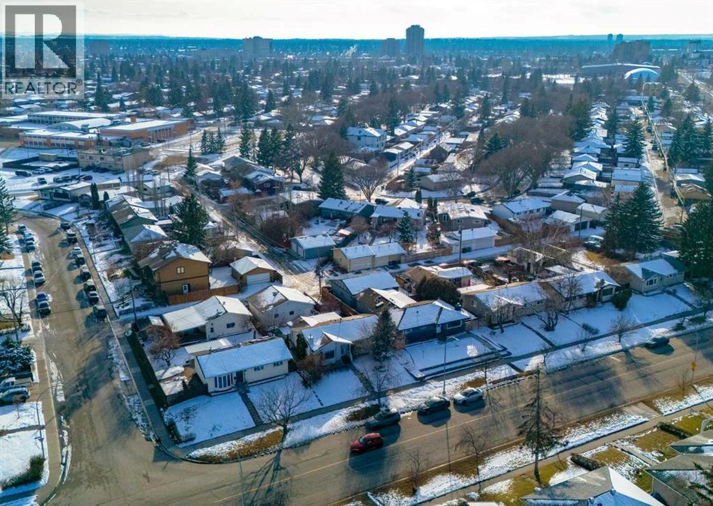 367 ACADIA DRIVE SE - 44