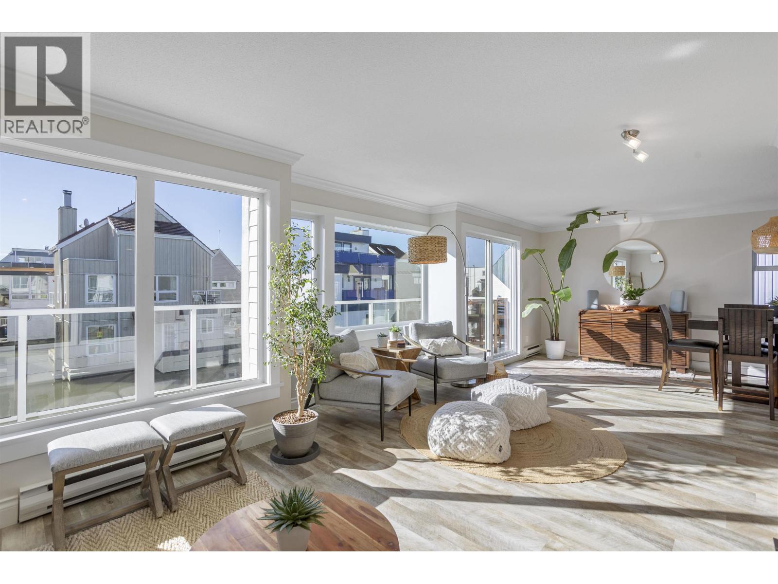 #10-3459 RIVER Road West, Ladner