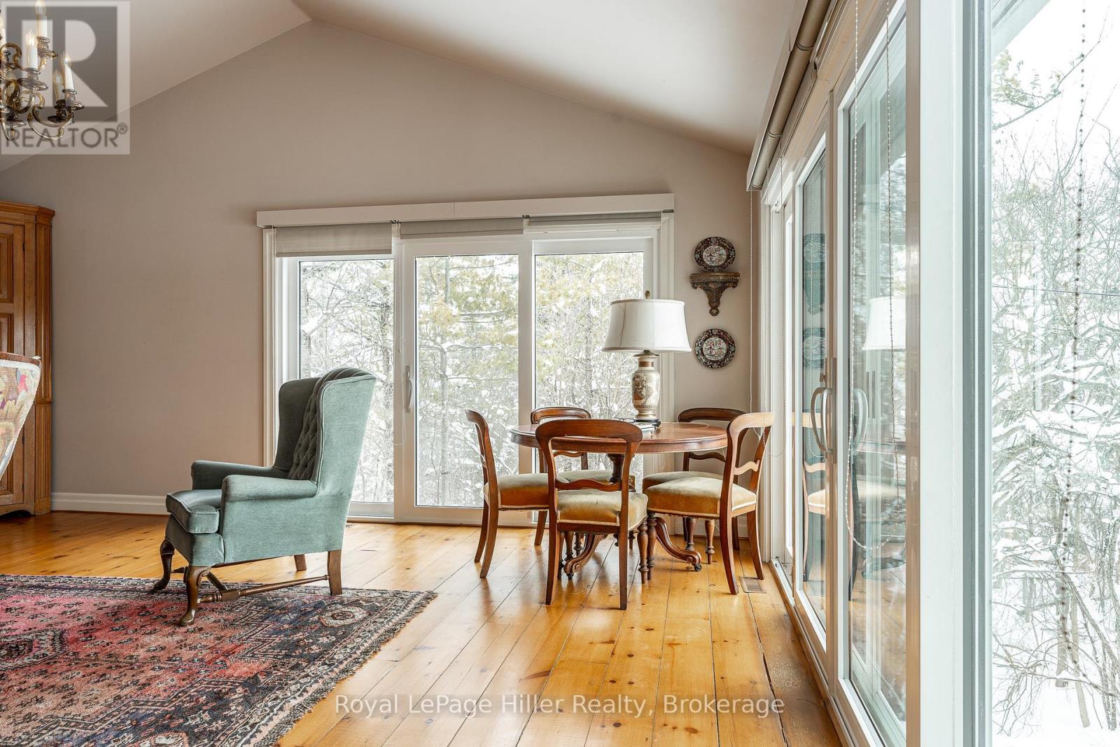 530 HOLMES STREET - 24