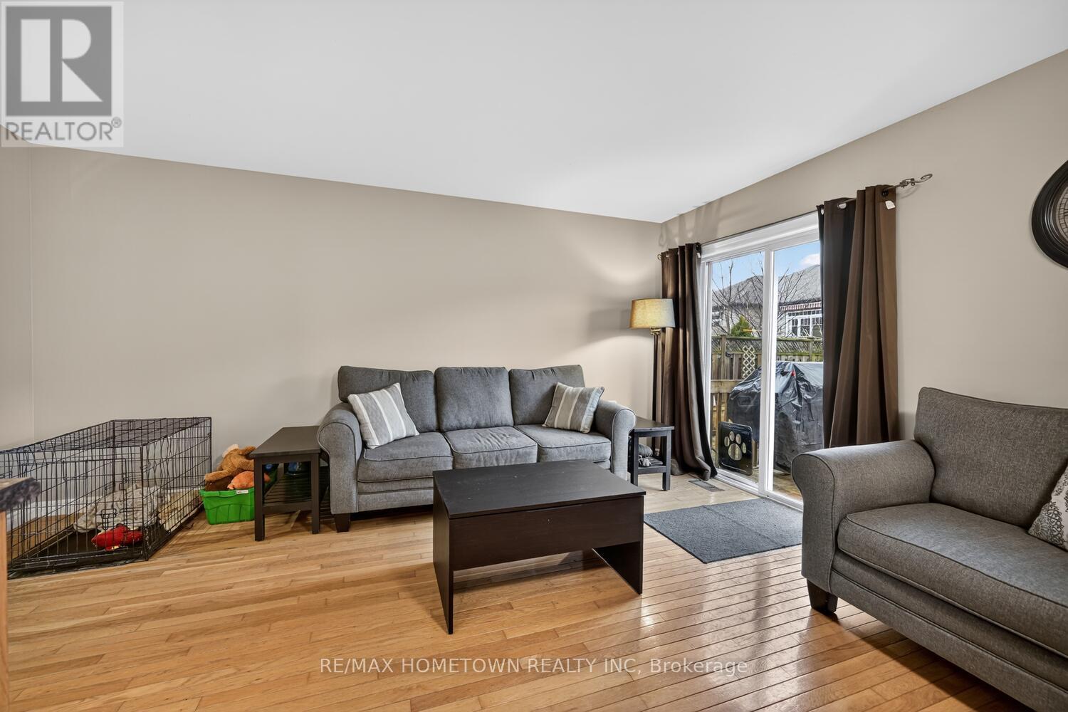 424 PEARL STREET W - 10