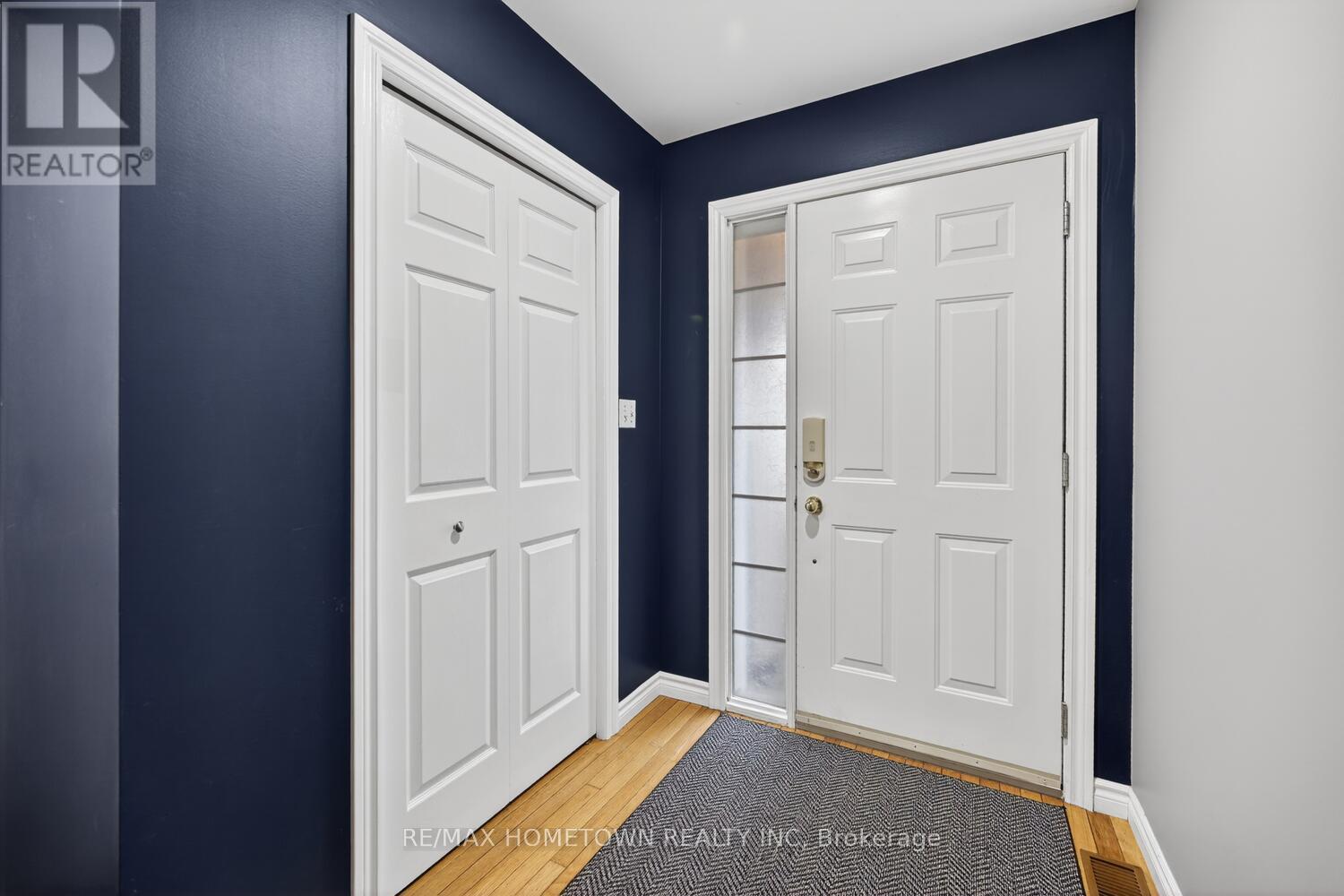 424 PEARL STREET W - 5