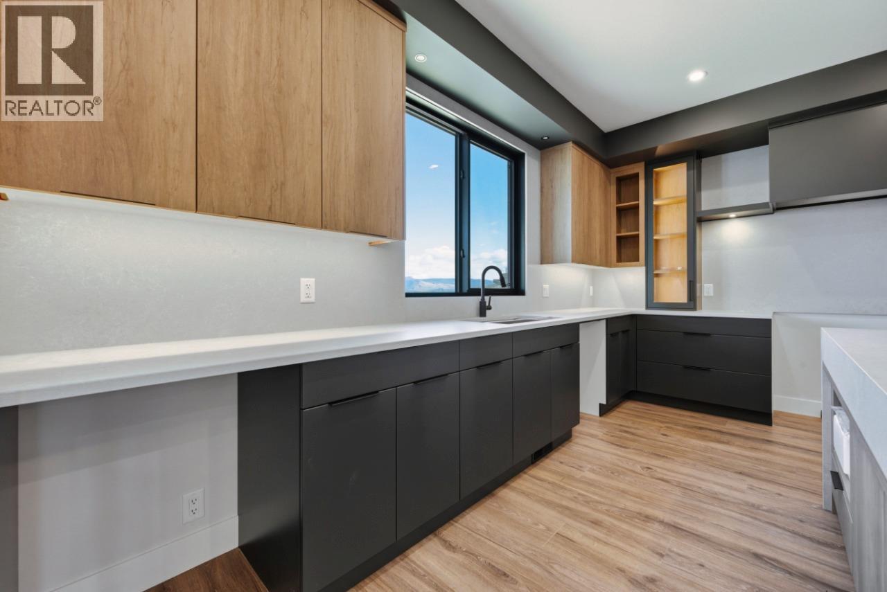  1120 Collinson Court, Kelowna