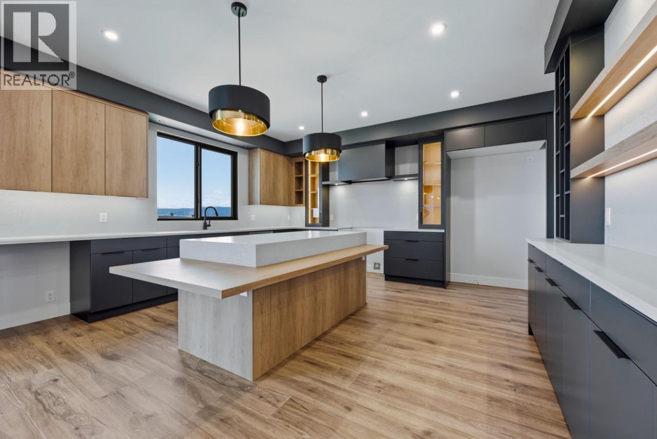  1120 Collinson Court, Kelowna