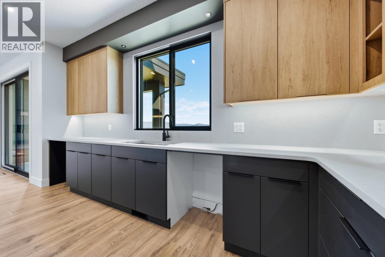  1120 Collinson Court, Kelowna