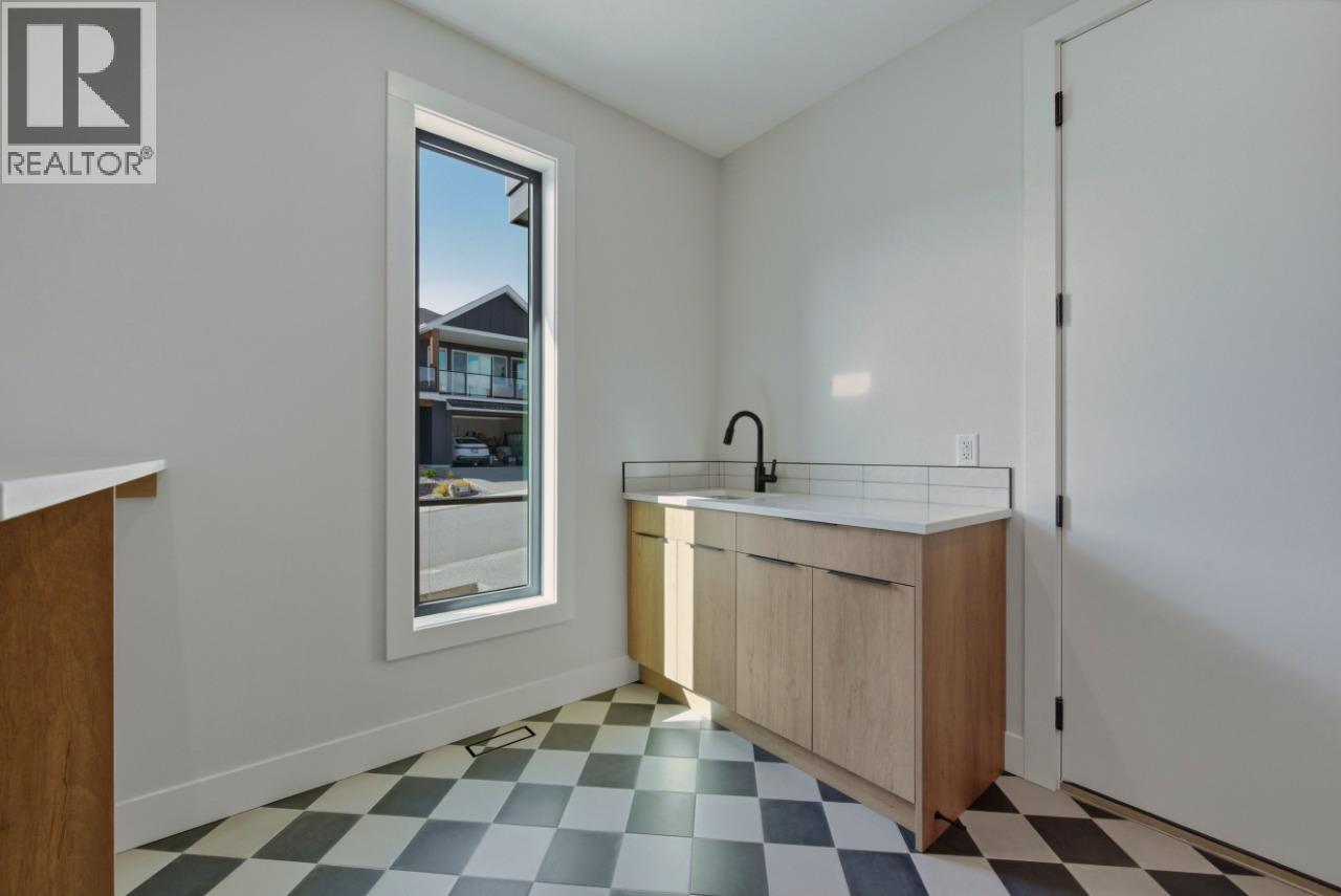  1120 Collinson Court, Kelowna