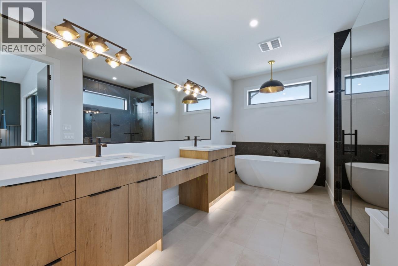  1120 Collinson Court, Kelowna