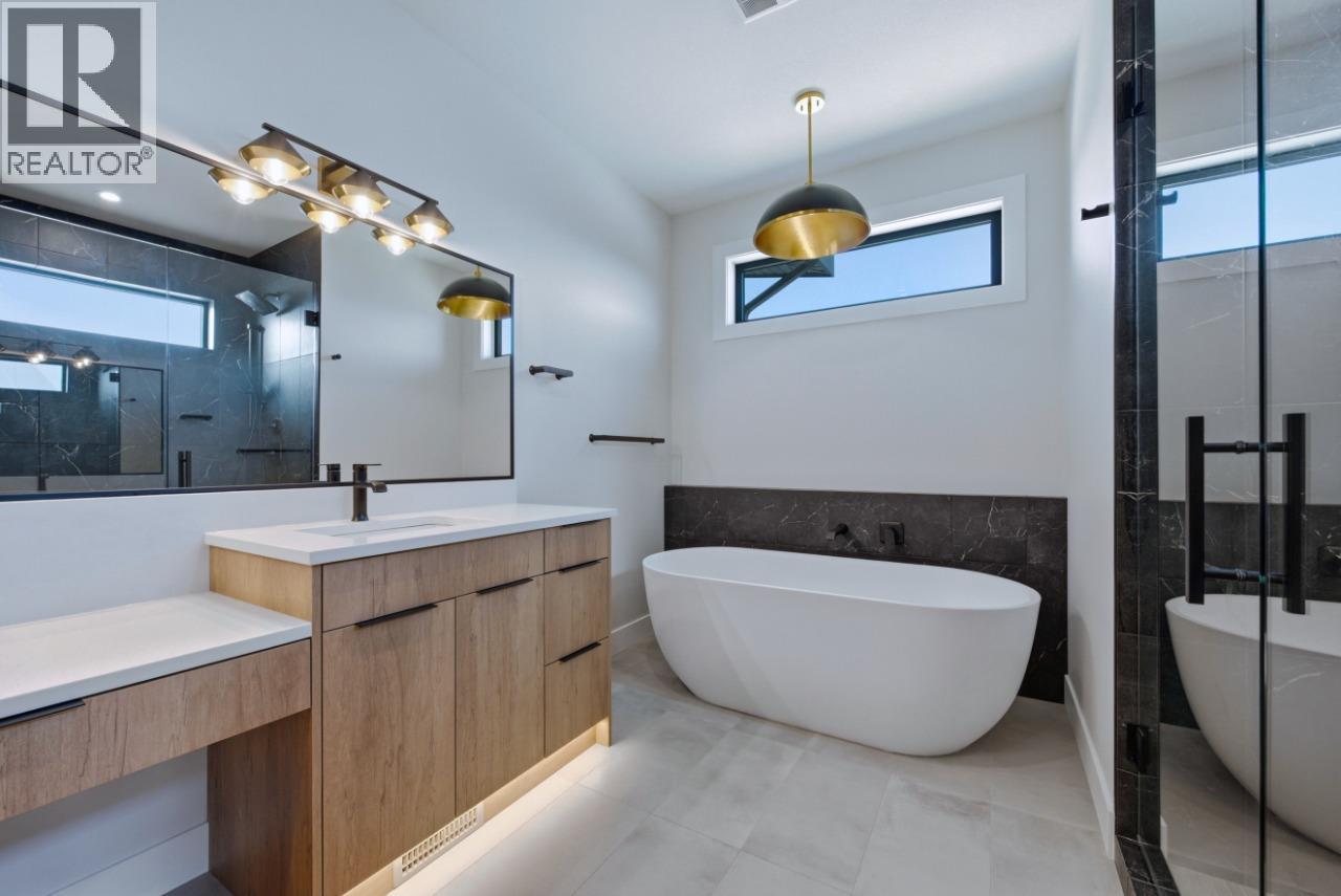  1120 Collinson Court, Kelowna