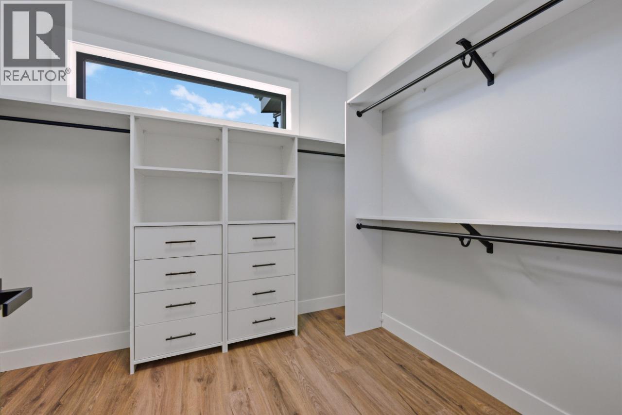  1120 Collinson Court, Kelowna