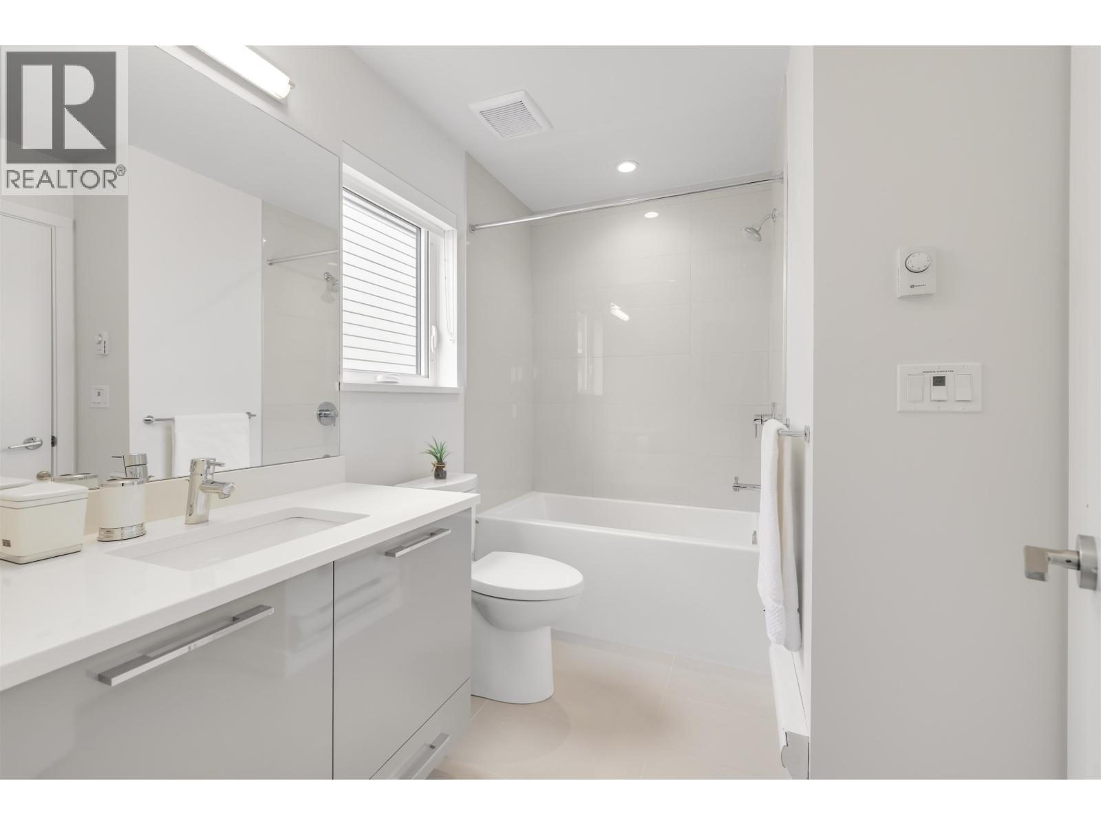 #80-10199 RIVER Drive, Richmond