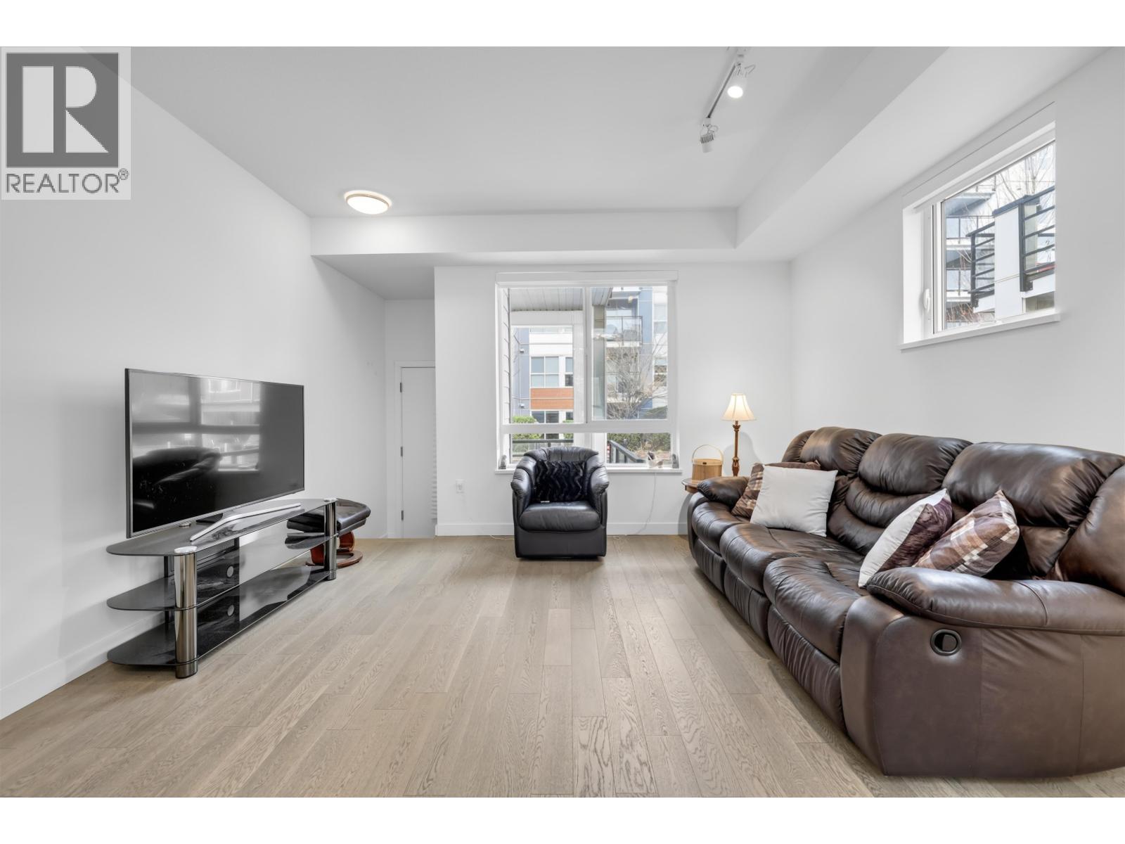 #80-10199 RIVER Drive, Richmond