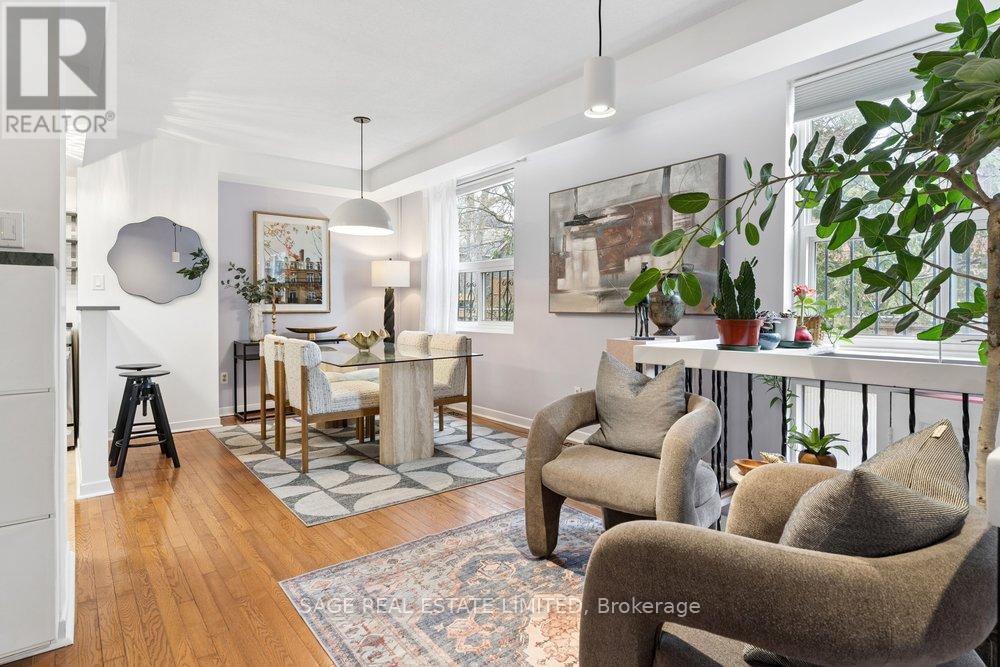 4 - 350 GERRARD STREET E