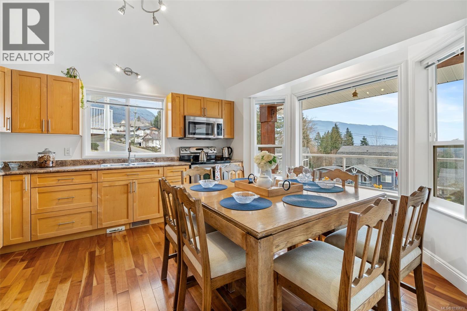 279 CASTLEY HTS - 12