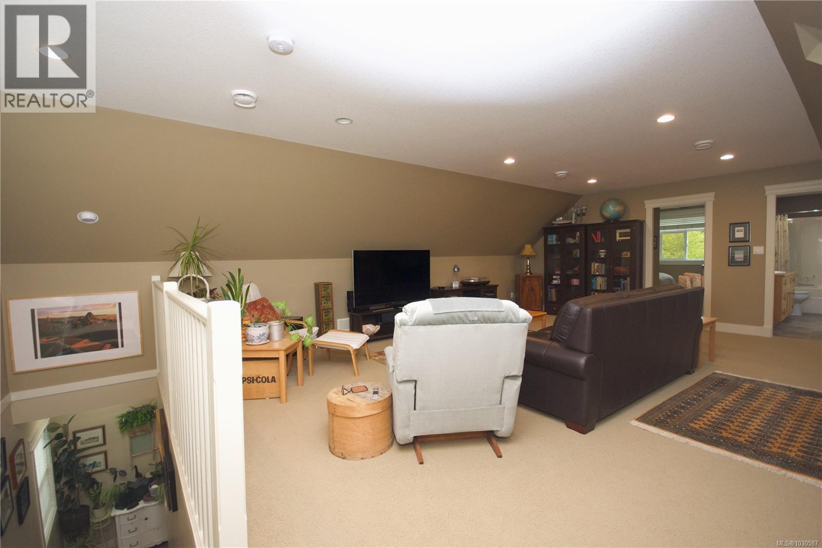 2040 SUN KING RD - 11