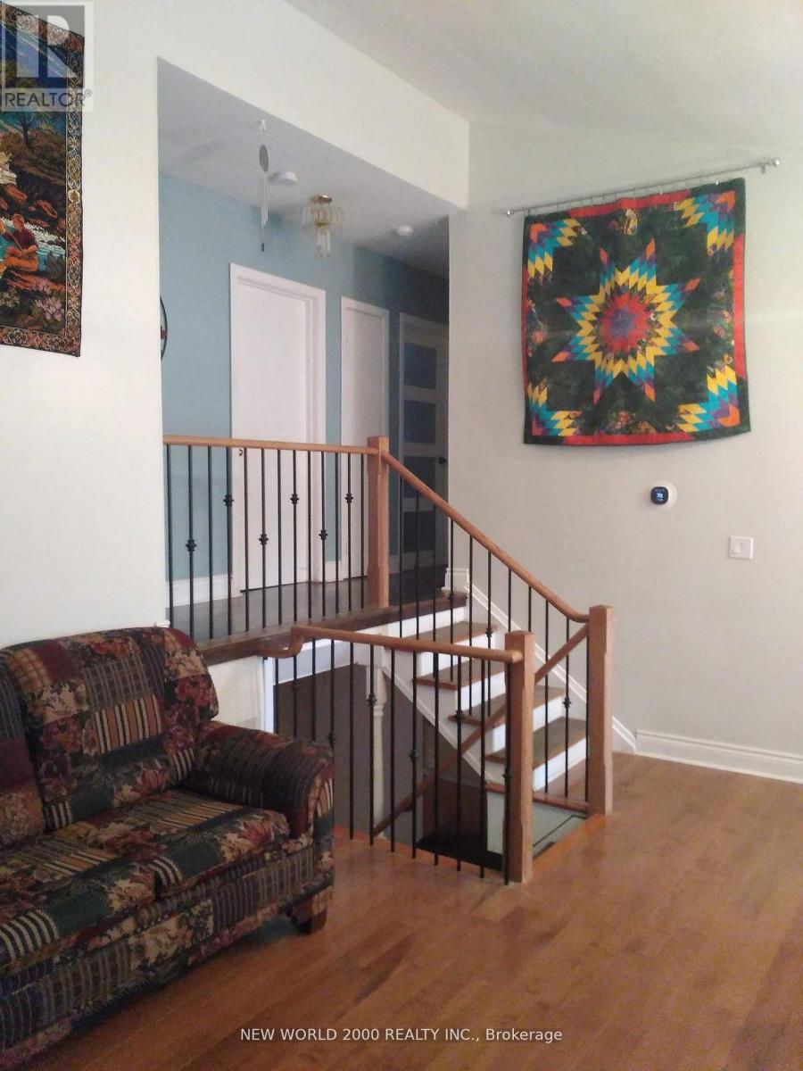 920 GREENWOOD CRESCENT - 12
