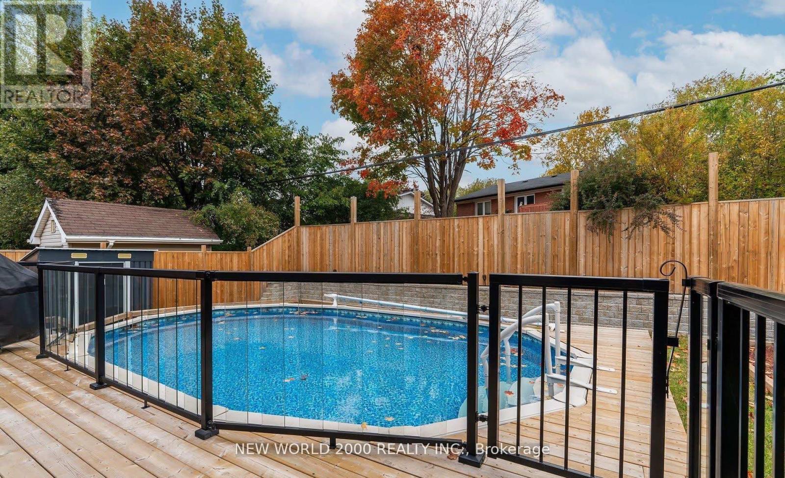 920 GREENWOOD CRESCENT - 27