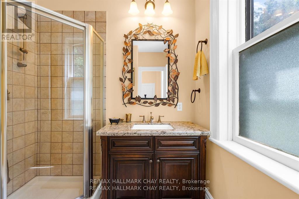 1407 FLOS 8 ROAD W - 16