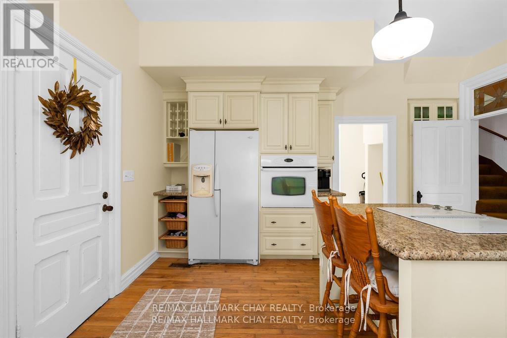1407 FLOS 8 ROAD W - 14