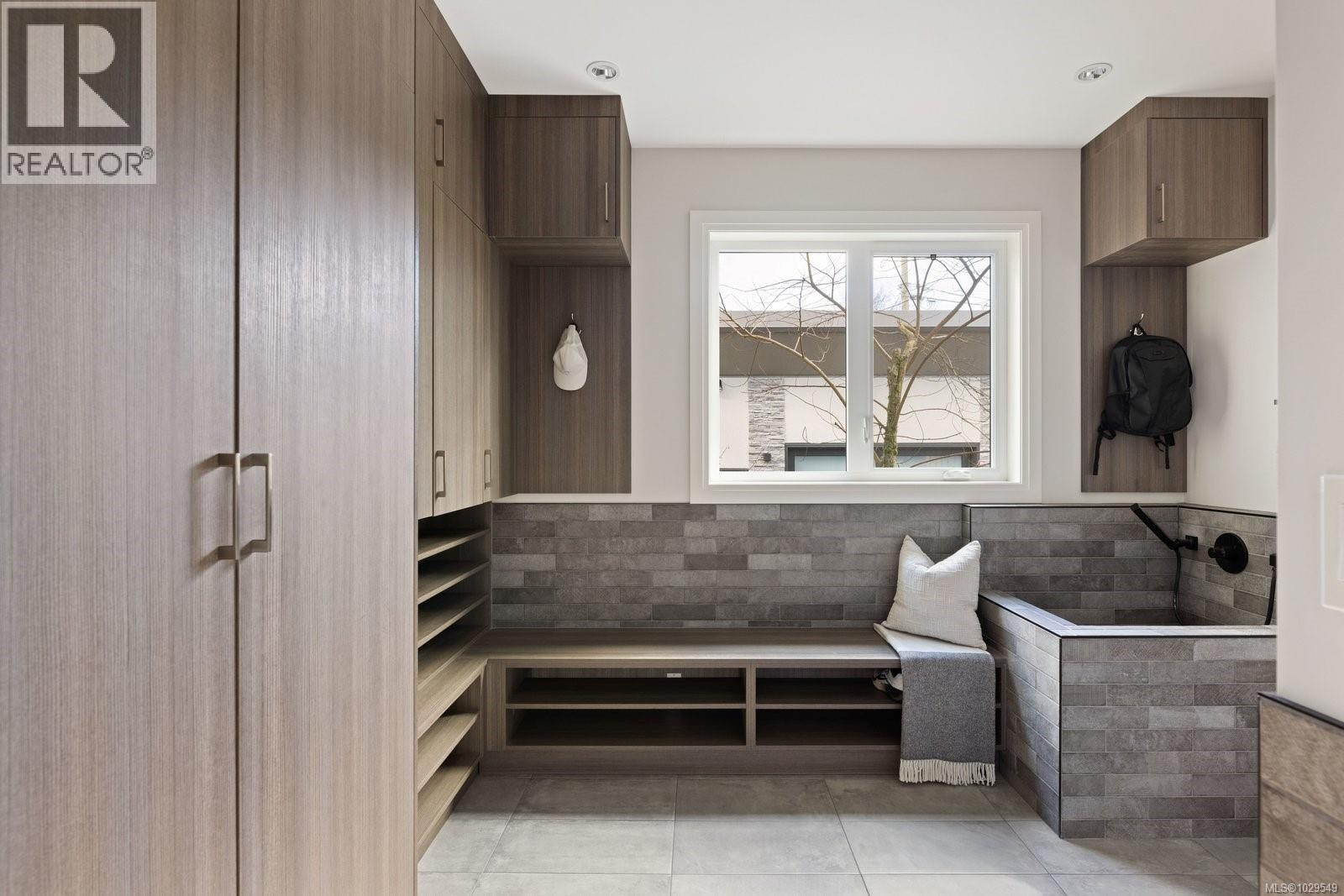 2324 MIDDOWNE RD - 27